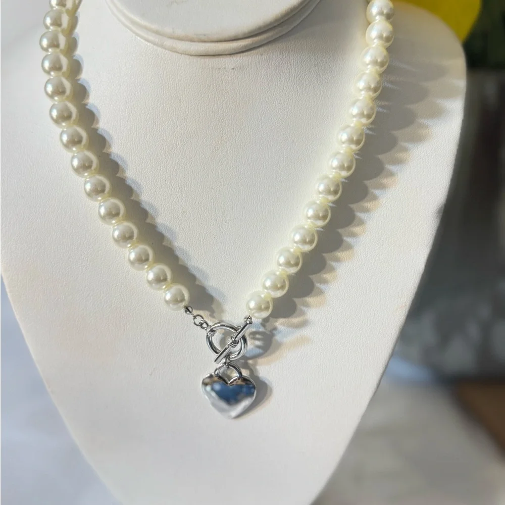 BLACK CLOVER NECKLACE